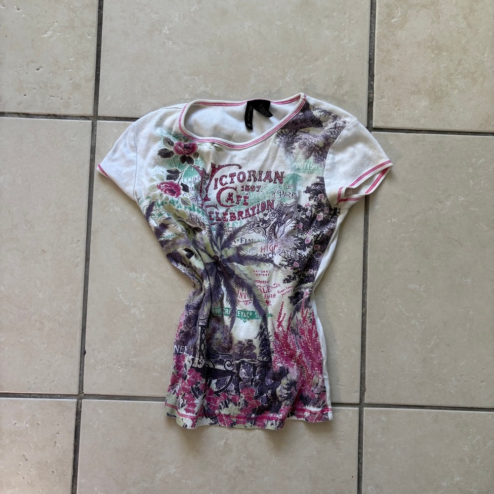 New Directions Petite Victorian Cafe Graphic T-Shirt White Pink Cotton PS